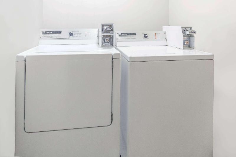 فندق Days Inn By Wyndham Delta Co