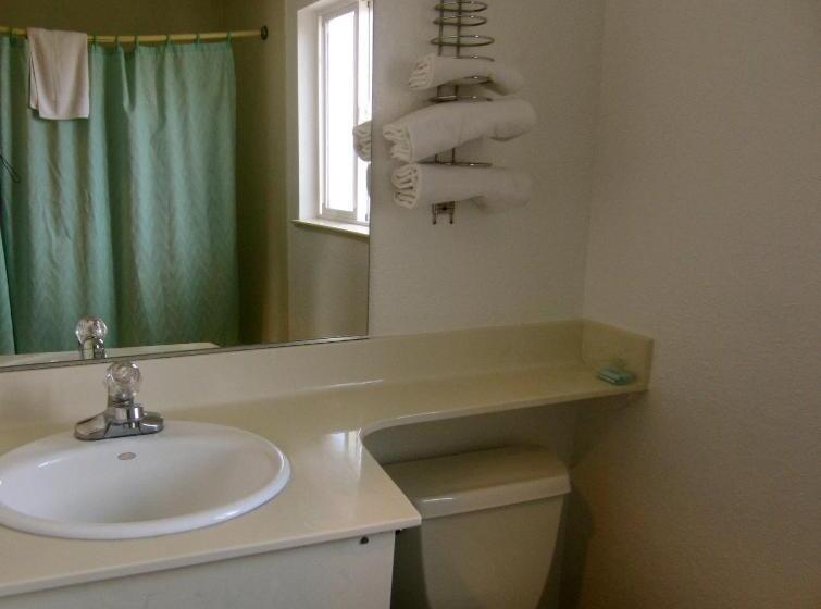 فندق Deluxe Inn Redwood City