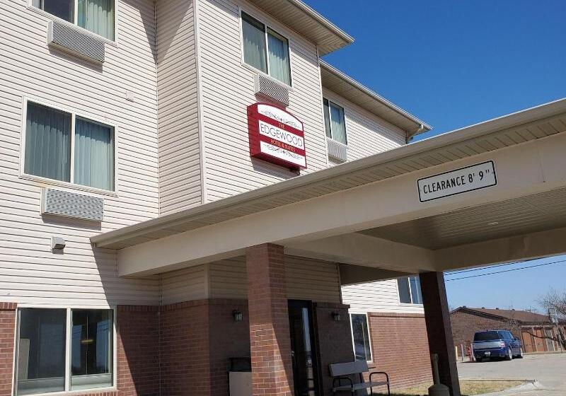 The Edgewood Hotel And Suites