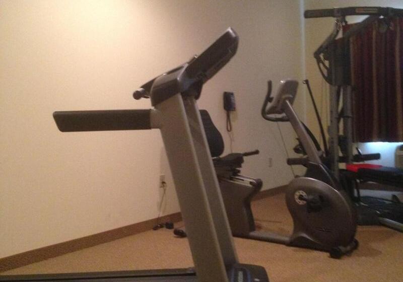 The Edgewood Hotel And Suites