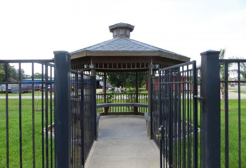 فندق Executive Inn & Suites West Columbia