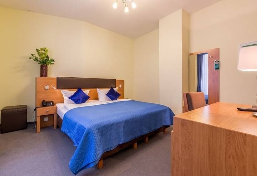 בית מלון כפרי Expo Frankfurt City Centre