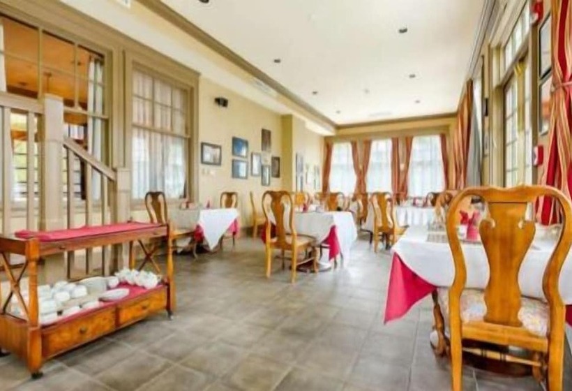 ホテル Gateways Inn & Restaurant