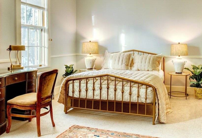 هتل Gateways Inn & Restaurant