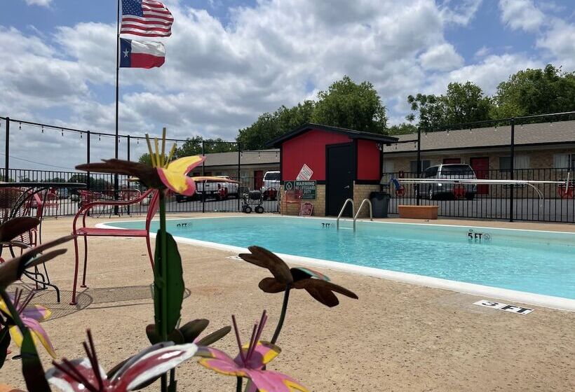 호텔 Glen Rose Inn And Suites