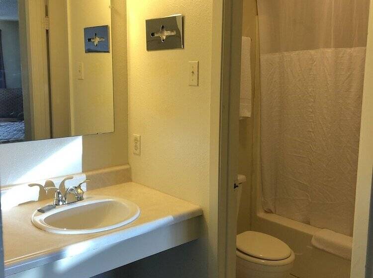 호텔 Glen Rose Inn And Suites