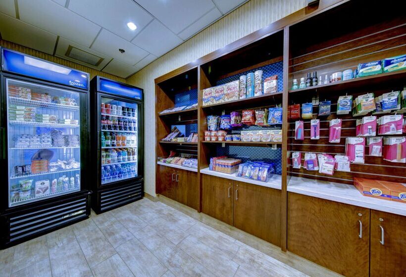 Отель Hampton Inn & Suites Harrisburg/north