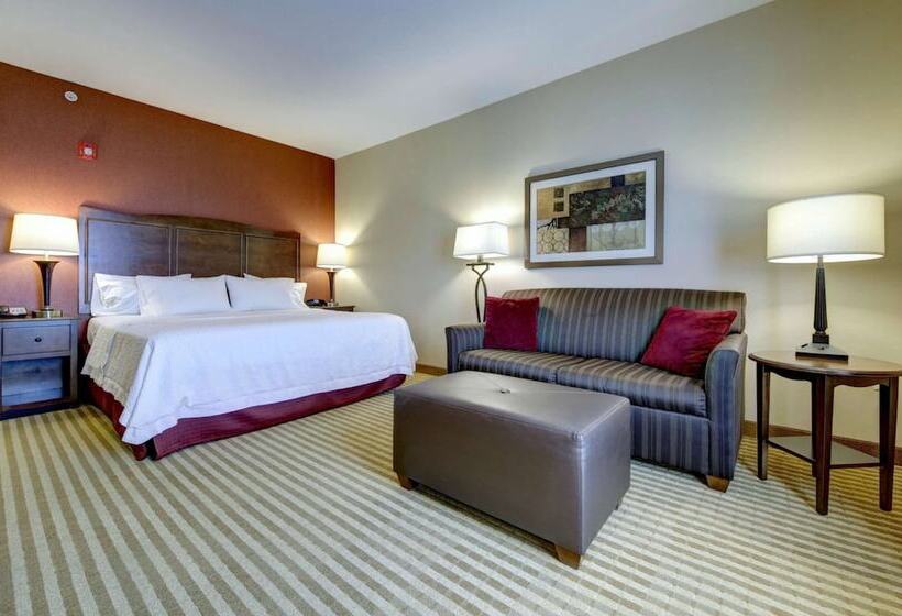 Отель Hampton Inn & Suites Harrisburg/north