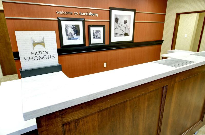 Отель Hampton Inn & Suites Harrisburg/north