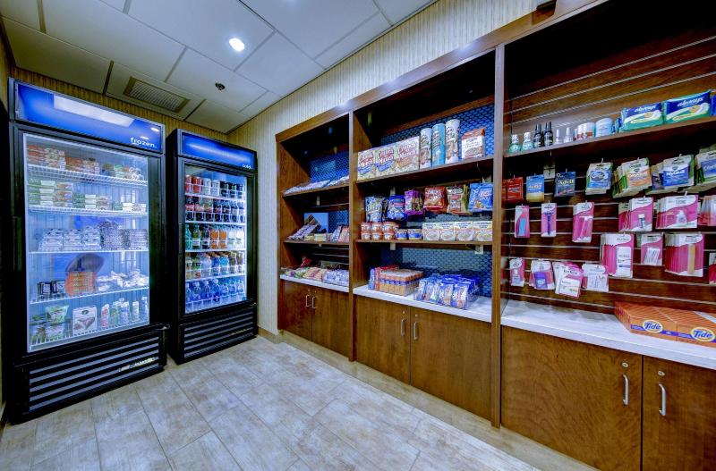 Отель Hampton Inn & Suites Harrisburg/north