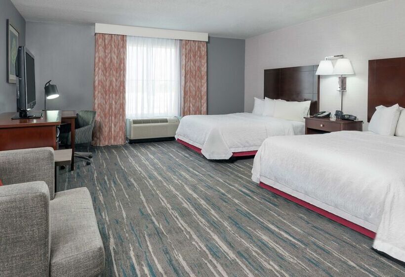Отель Hampton Inn & Suites Orlando Airport @ Gateway Village