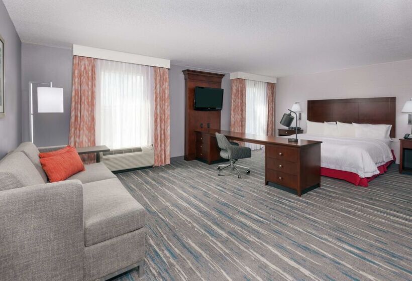Отель Hampton Inn & Suites Orlando Airport @ Gateway Village