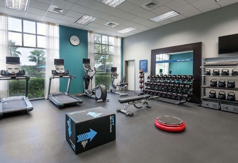 Отель Hampton Inn & Suites Orlando Airport @ Gateway Village