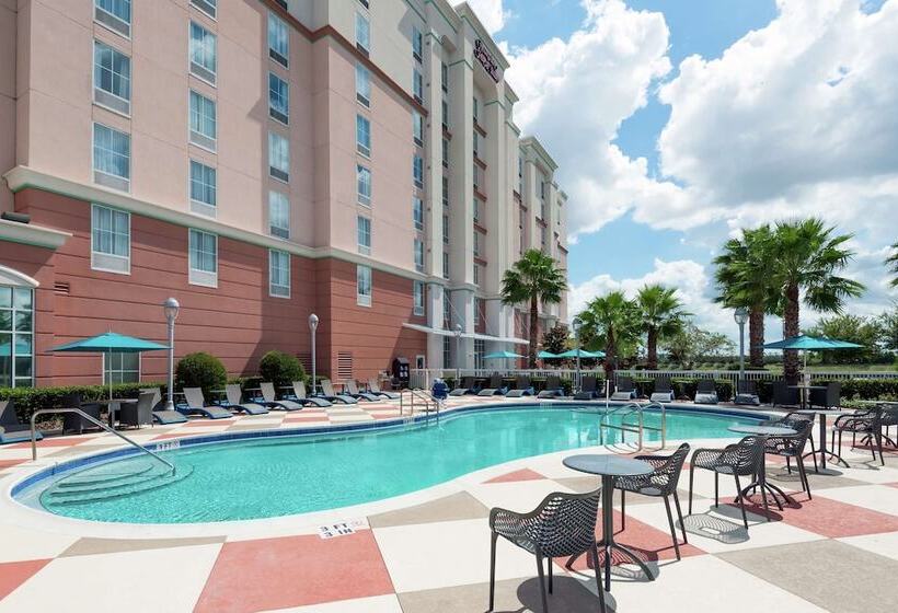 Отель Hampton Inn & Suites Orlando Airport @ Gateway Village