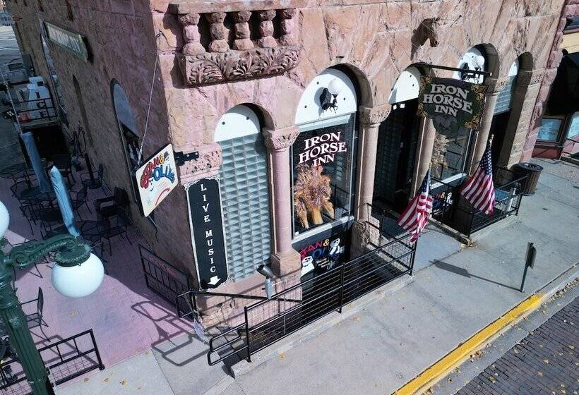 هتل Historic Iron Horse Inn   Deadwood
