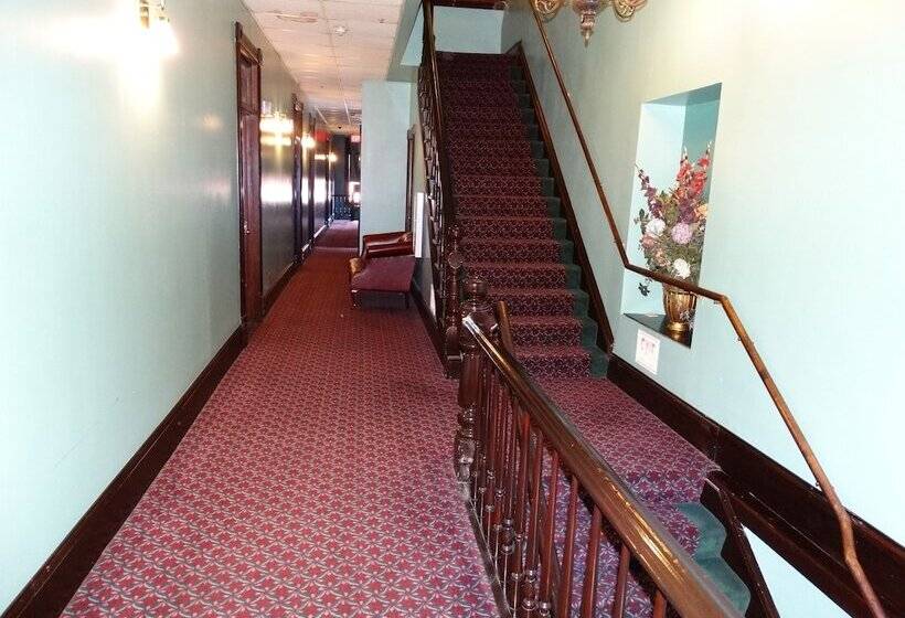 فندق Historic Iron Horse Inn   Deadwood