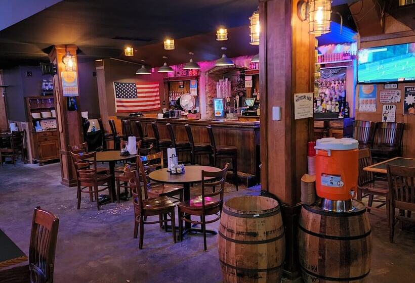 فندق Historic Iron Horse Inn   Deadwood