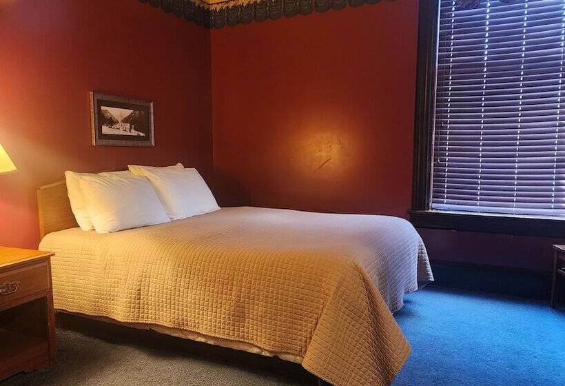 فندق Historic Iron Horse Inn   Deadwood