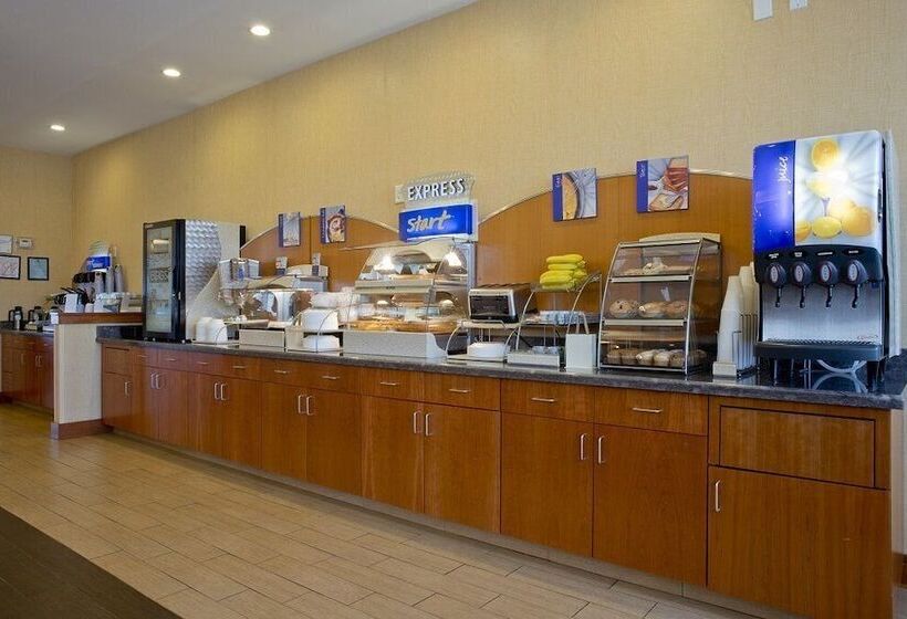 Holiday Inn Express Hotel & Suites Prattville South, An Ihg