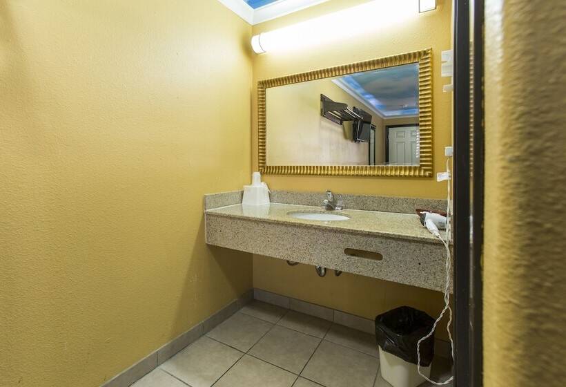 فندق Hollywood Palms Inns & Suites