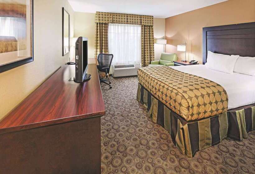 Отель La Quinta By Wyndham Dickinson