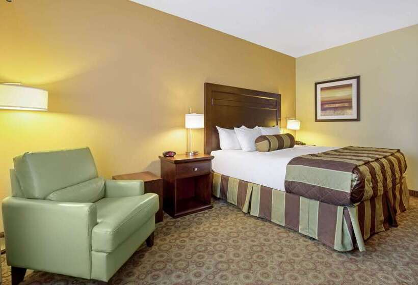 Отель La Quinta By Wyndham Dickinson