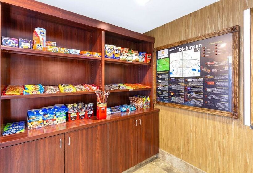 Отель La Quinta By Wyndham Dickinson