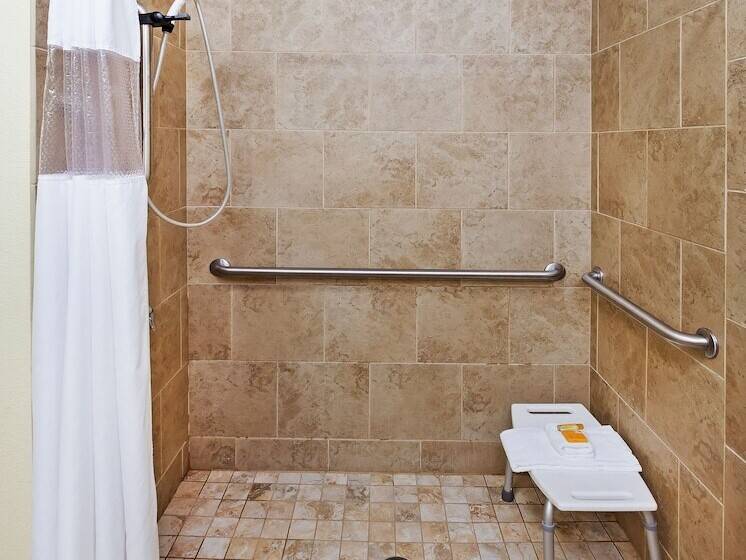 Отель La Quinta By Wyndham Dickinson