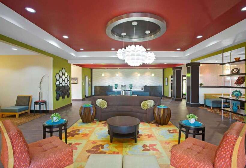 酒店 La Quinta By Wyndham Pearsall