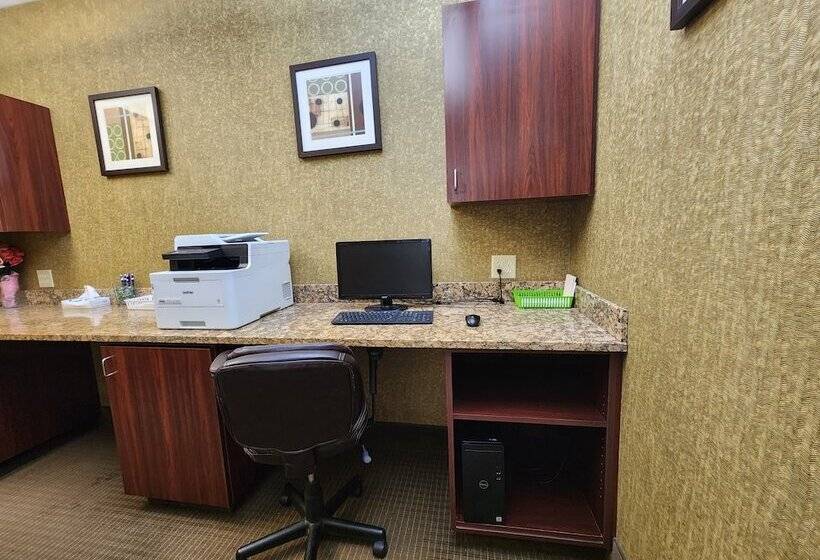 酒店 Highland Suites Extended Stay