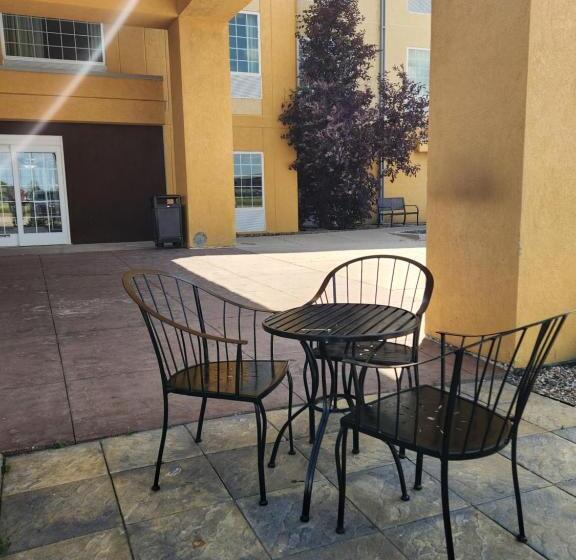 酒店 Highland Suites Extended Stay