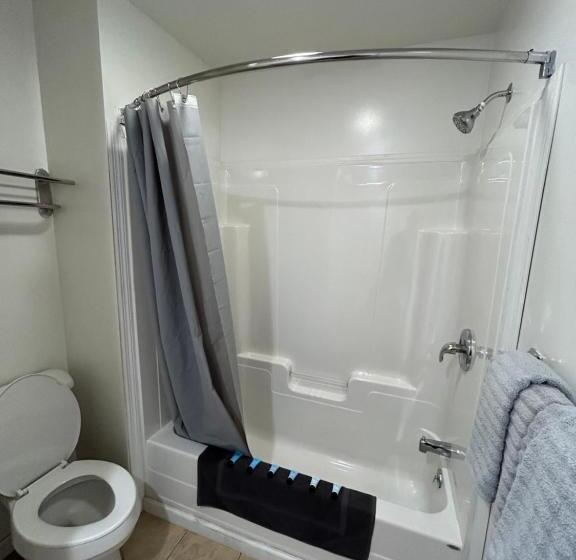 בית מלון כפרי Lake View Inn