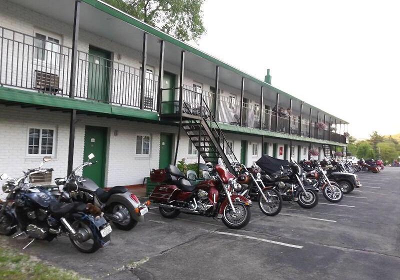 בית מלון כפרי Lake View Inn