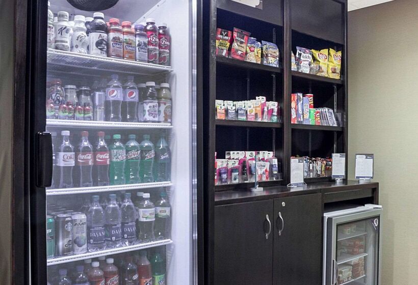 Отель Mainstay Suites Bismarck