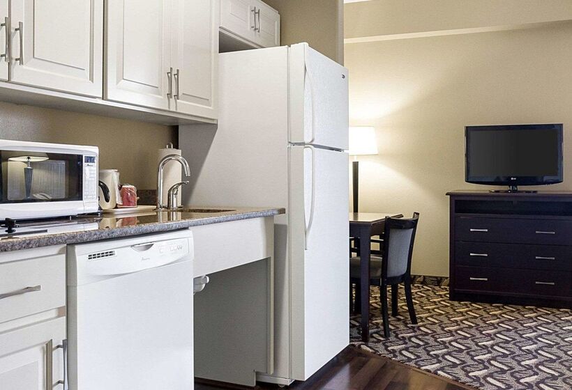 Отель Mainstay Suites Bismarck