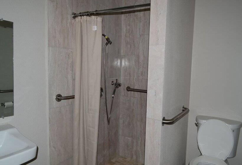 Отель Merit Inn And Suites