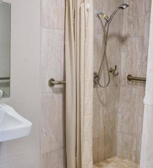 Отель Merit Inn And Suites