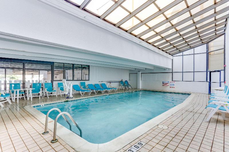 Отель Moxy Virginia Beach Oceanfront