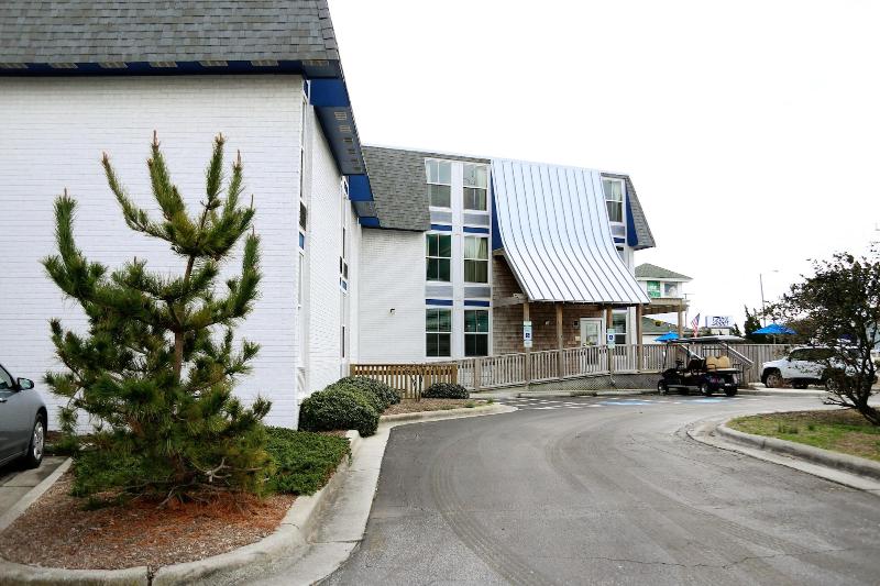 Ocean Sands Beach Boutique Inn   Stay By The Beach   Indoor Hotel   Saltwater Mineral Pool Open Unti