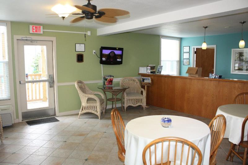Ocean Sands Beach Boutique Inn   Stay By The Beach   Indoor Hotel   Saltwater Mineral Pool Open Unti