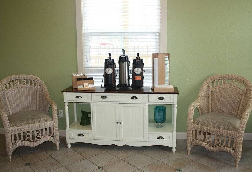 Ocean Sands Beach Boutique Inn   Stay By The Beach   Indoor Hotel   Saltwater Mineral Pool Open Unti