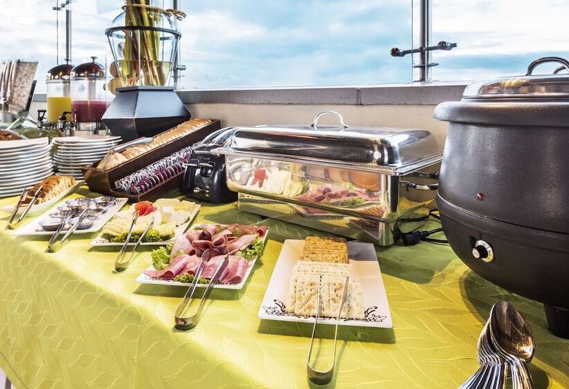 Отель Platinum Suite