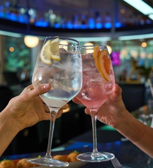 בית מלון כפרי Pullman Santiago Vitacura