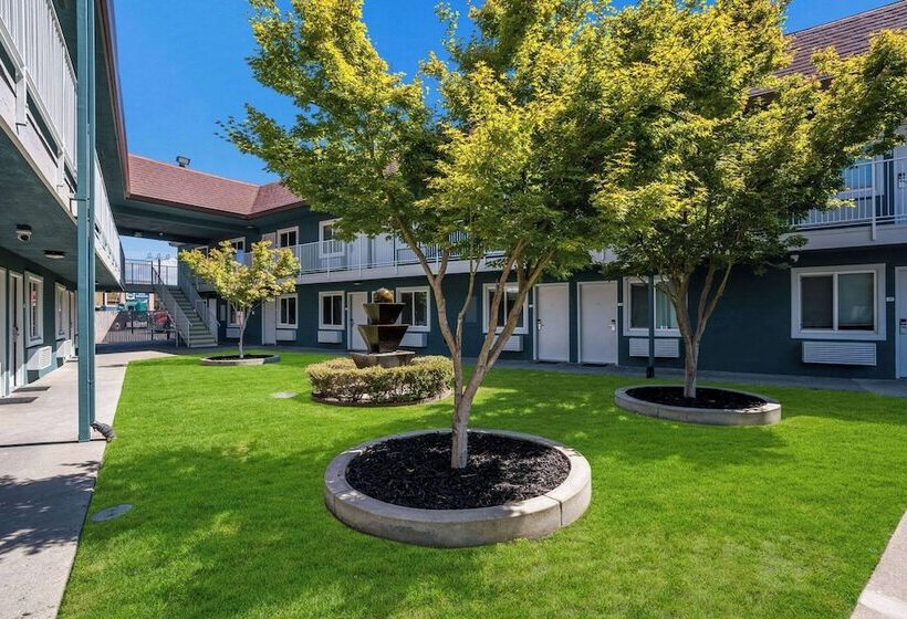 ホテル Quality Inn Elk Grove Sacramento