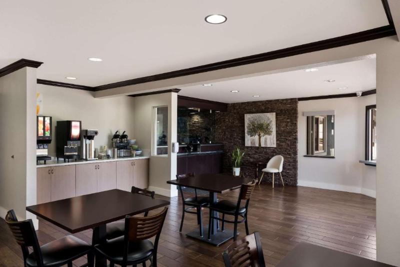 ホテル Quality Inn Elk Grove Sacramento