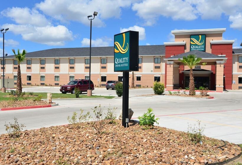Отель Quality Inn & Suites Kenedy  Karnes City