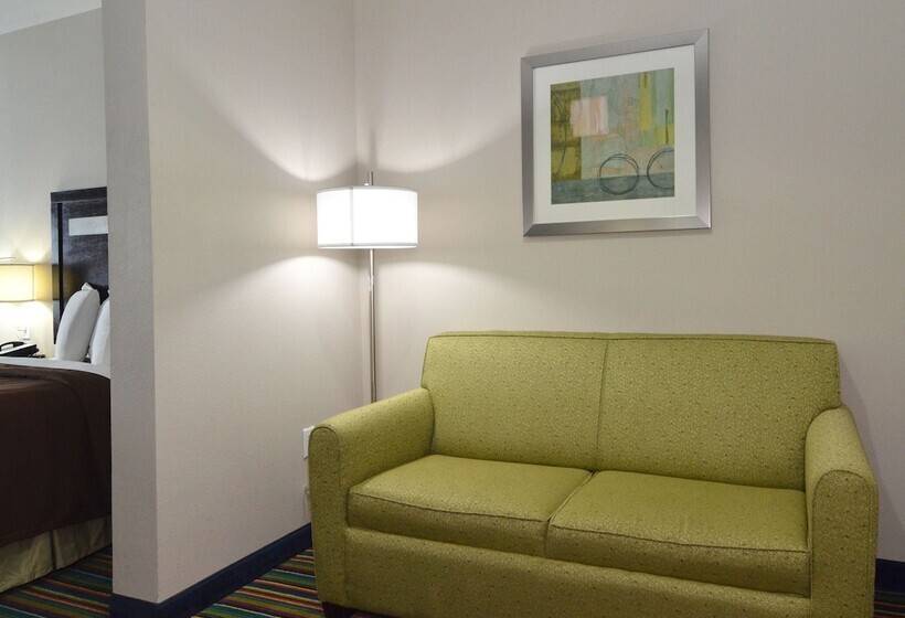 Отель Quality Inn & Suites Kenedy  Karnes City