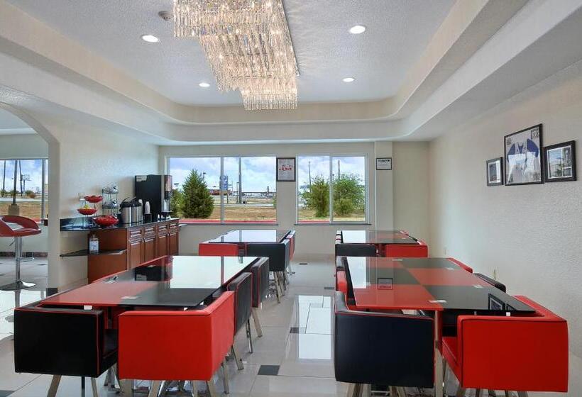 فندق Ramada By Wyndham South Waco