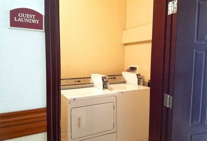 فندق Ramada By Wyndham South Waco