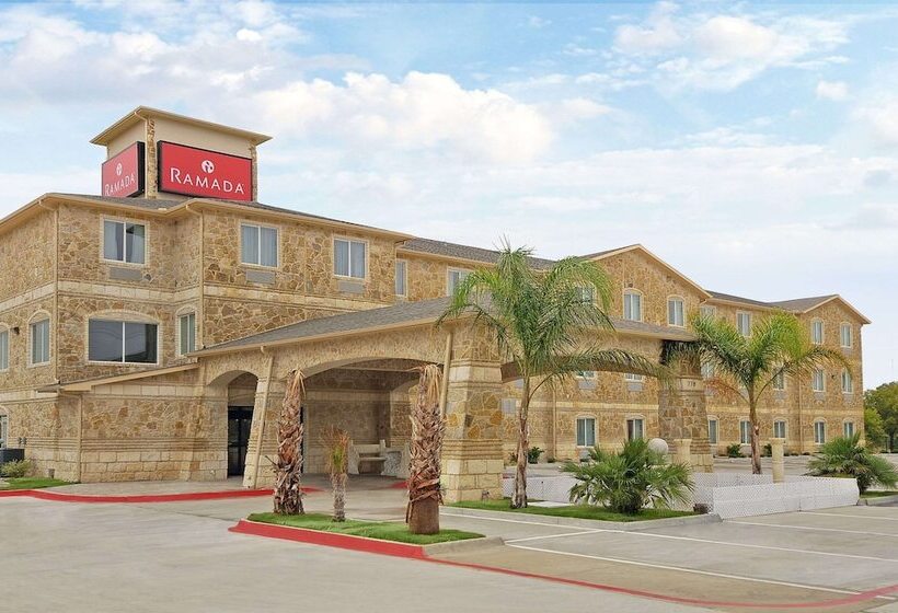 فندق Ramada By Wyndham South Waco